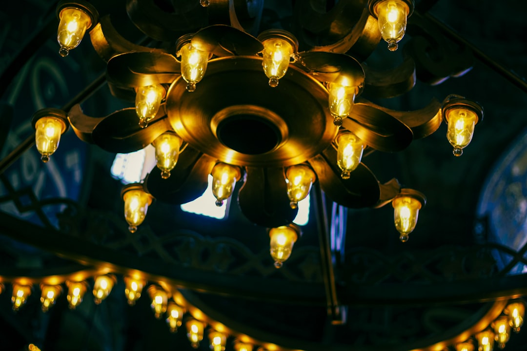 Photo vintage brass chandelier lighting